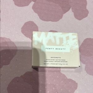 Translucent Matte Setting Powder for Long-lasting Makeup